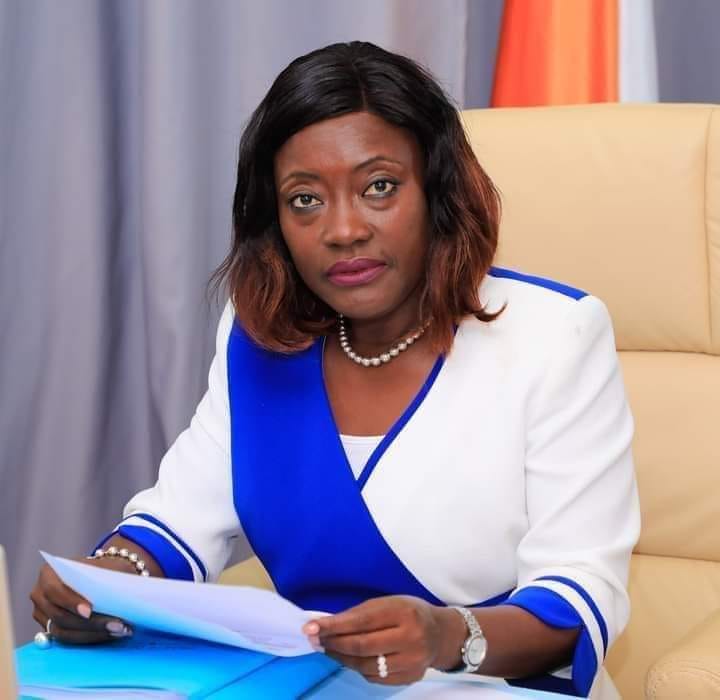 Gouvciofficiel's tweet photo. #Éducation | Lutte contre l’analphabétisme : la ministre Mariatou Koné invite les acteurs à une approche dynamique, multisectorielle et interactive

Abidjan, le 07 septembre 2023 - La ministre de l’Éducation nationale et de l’Alphabétisation, Mariatou Koné, a appelé les acteurs à une approche dynamique, multisectorielle et interactive pour lutter efficacement contre le phénomène de l’analphabétisme. Elle a lancé cet appel, le 06 septembre 2023 à Abidjan, en prélude à la célébration de la Journée internationale de l’Alphabétisation, le 08 septembre 2023.

« En Côte d’Ivoire, malgré les efforts consentis, le taux d’analphabétisme est encore élevé, les besoins en éducation de base des enfants, des populations jeunes et adultes restent considérables. Seule la mobilisation de la communauté dans son ensemble permettra d’y faire face par le biais d’une approche dynamique, multisectorielle et interactive », a souligné Mariatou Koné.

Pour elle, cette journée constitue une lucarne pour sensibiliser davantage les communautés et les organisations à promouvoir l’alphabétisation comme un outil d’autonomisation dans l’optique de créer des sociétés viables, stables et durables.

En savoir plus ➡ https://t.co/AXNNNMXnqH

#CICG #GouvCI