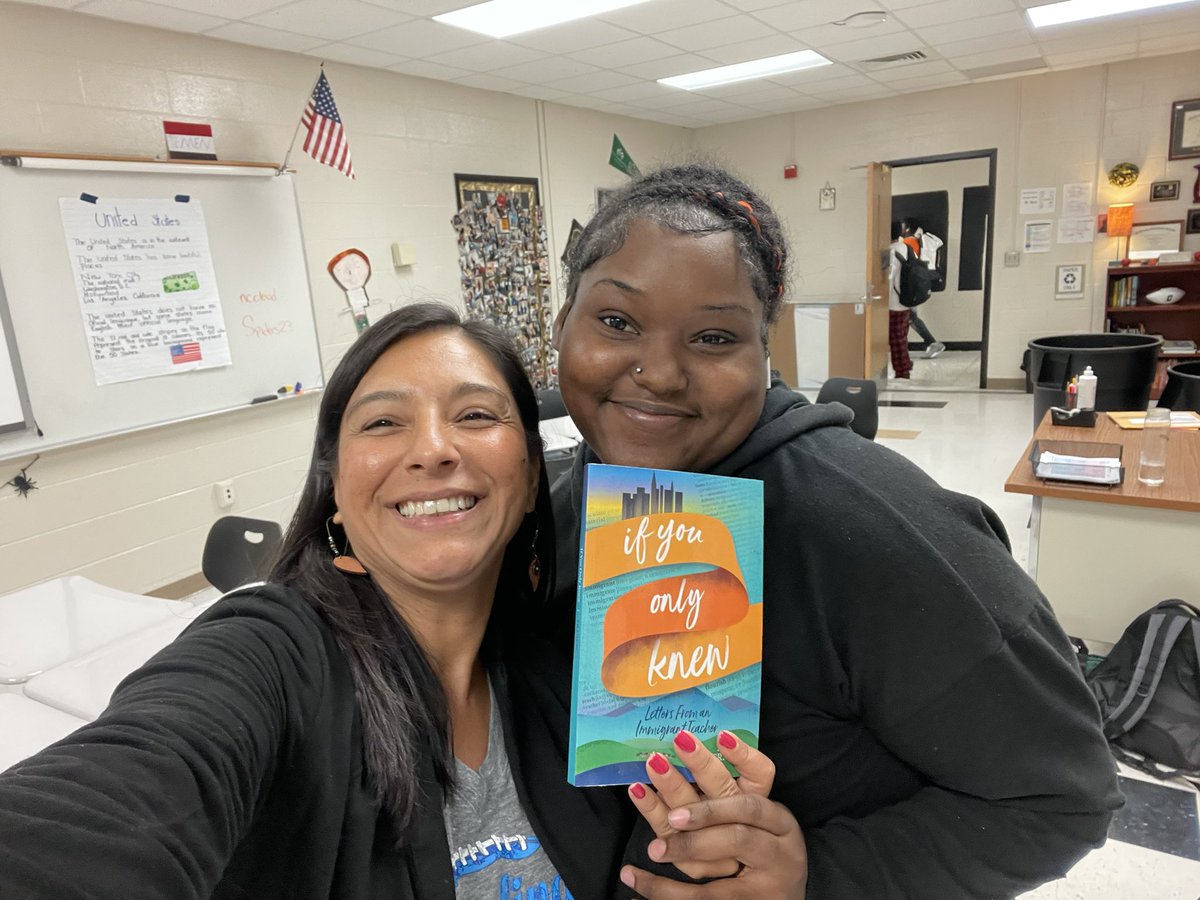 emilyfranESL's tweet photo. Ke-Mauni read MY BOOK 🙌🏽

Ke-Mauni asked me a few weeks ago if she could have a copy of my book — She didn’t have to ask twice!!!!

Today she shared with me how much she enjoyed it 🙏🏽♥️ #CompellingText #IfUonlyKnewBook #TellYourStory #StoriesMatter https://t.co/sXVFN1d8aN