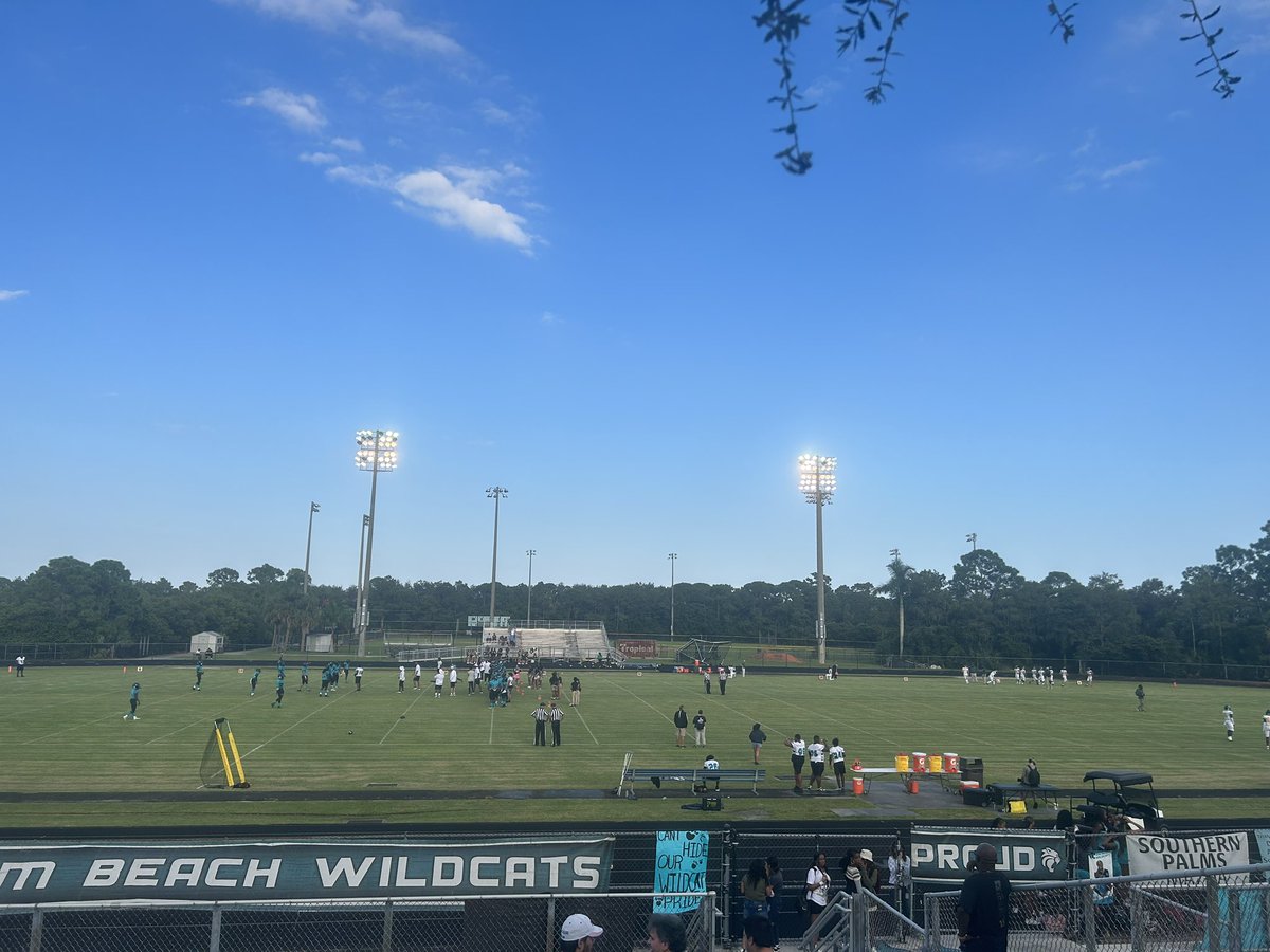20 minutes until kick off. Let’s go Royal Palm. <a href="/RPBHSOfficial/">Royal Palm Beach HS</a> “Can’t Hide Our Wildcat Pride.” Beautiful night to cheer on my favorite team.