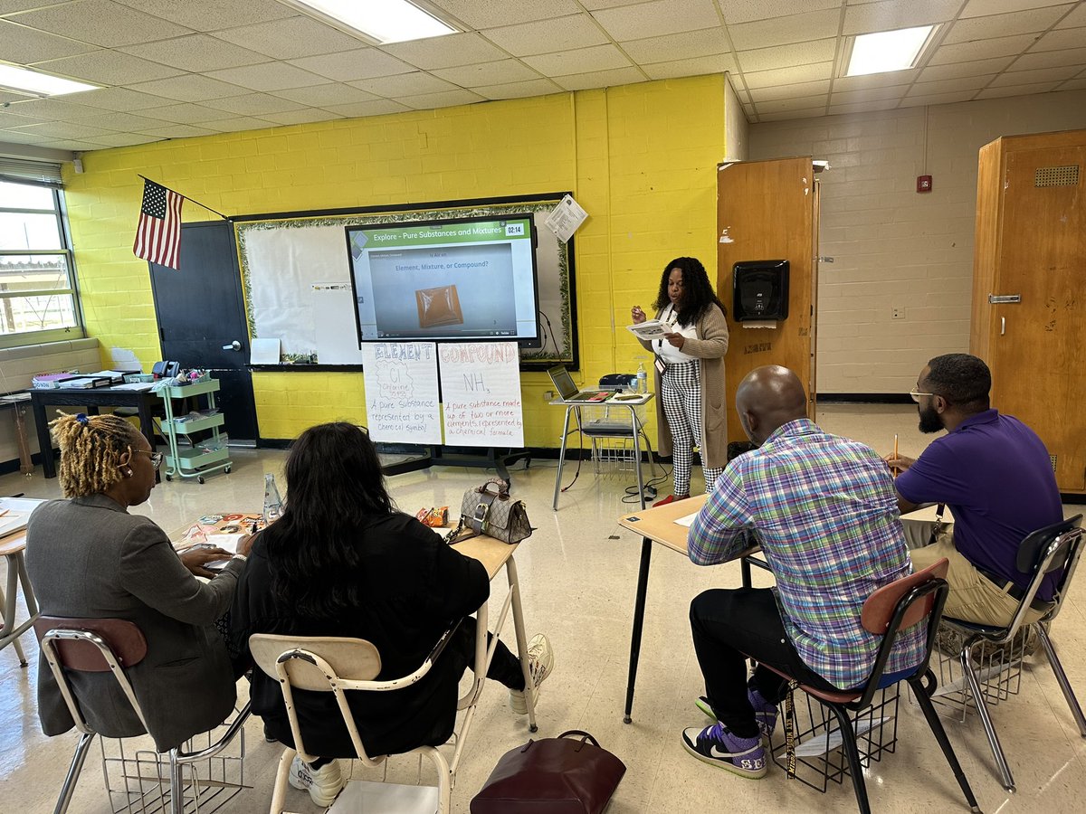 KeyMS_Cougars's tweet photo. DEMO Day! 💜💛💜💛

#KMS #KeyMiddle #HISD https://t.co/zLhtAshuxF
