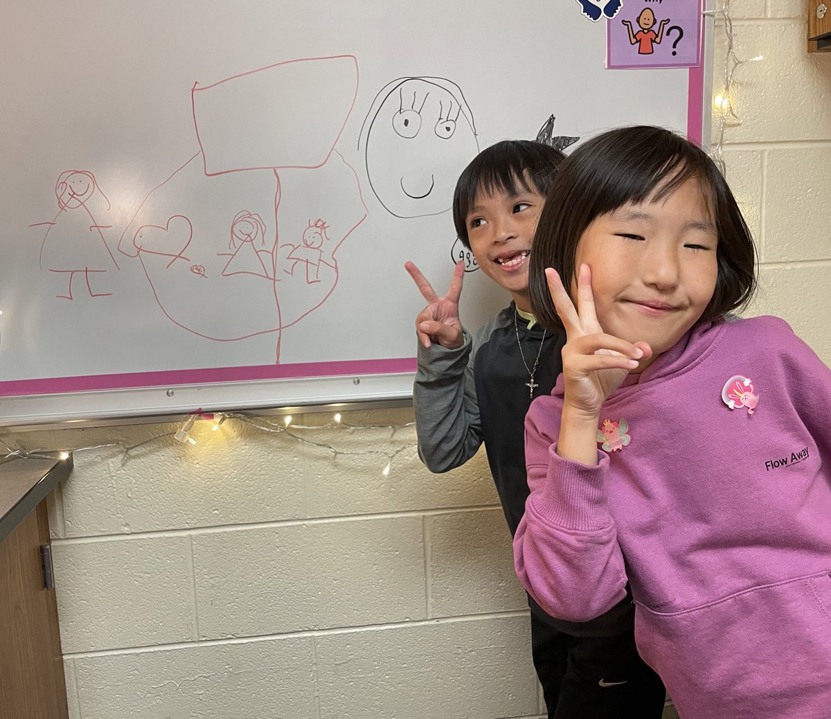 teach_withMrsV's tweet photo. We had a few minutes left after our session, and these sweet friends decided to draw a picture of our small group math crew. “You’re saying good job because you told me good job!” These moments make my heart burst. 🥹 @HanoverHuskies https://t.co/7kliQWu70N