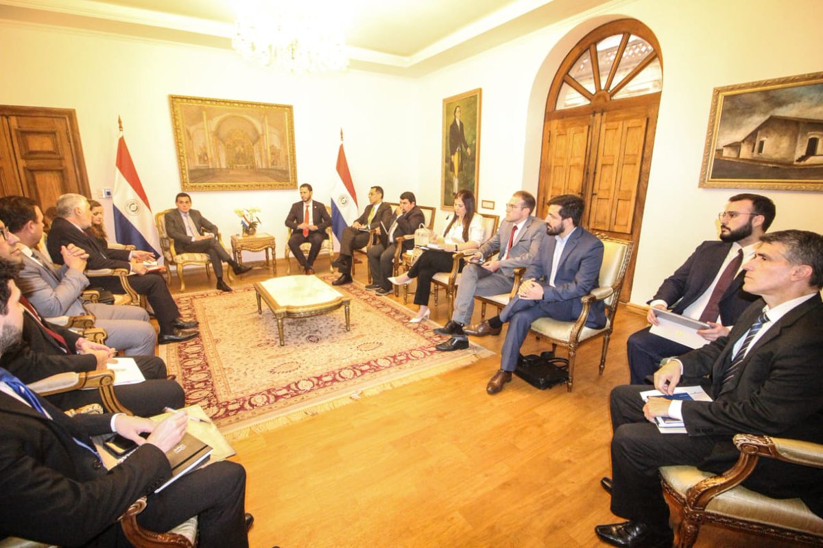 🔴 Paraguay analiza recurrir al Tribunal del Mercosur por caso hidrovía

🔸 El Gobierno analiza recurrir al Tribunal Permanente de Revisión del Mercosur, ante la situación suscitada con Argentina en la hidrovía Paraguay- Paraná.  

🔸 El canciller se reunió con el procurador y el