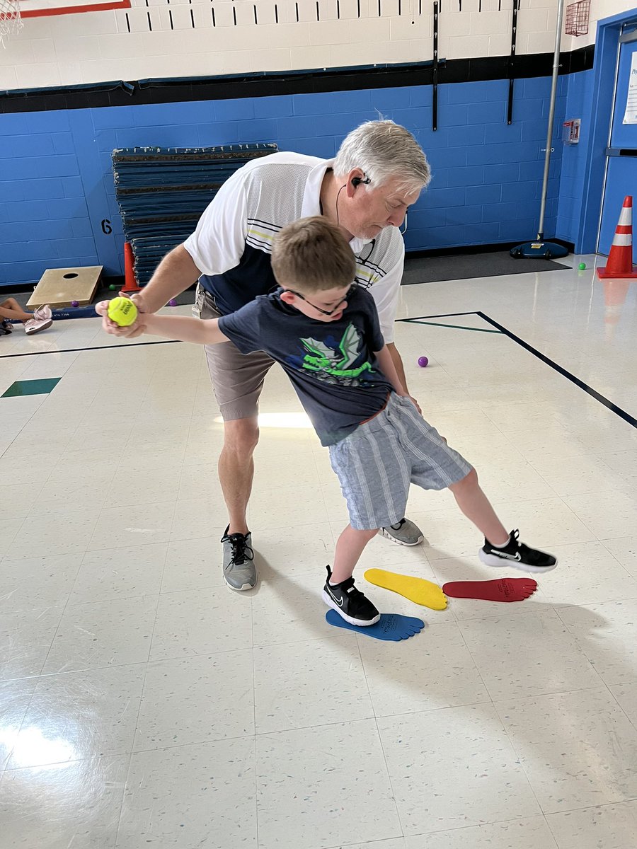 MrFoertschbeck's tweet photo. We love PE with Mr.Kinseyโฆ he always is making PE fun and fit for all ROOS ๐ฆโฆ especially meeting my student where he is by teaching him step and throw like a baseball player! @FCPSAdaptedPE @FCPSMaryland @SpringRidgeRoos #RooHoo #WhateverItTakes #adaptivePE #futureplayer โพ๏ธ https://t.co/92OrslFMuK