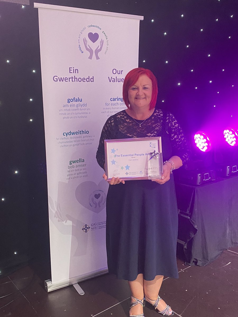 Such a positive evening at the SBUHB LOV awards ! Congratulations to our wonderful winner in Speech and Language Therapy, tough competition but well deserved 🙌🙌⭐️👍🏻@SBUHB_LOD @SwanseabayNHS @SBUHB_Awards #LOVAwards2023 @jobradburn_salt @HelenAnnandale