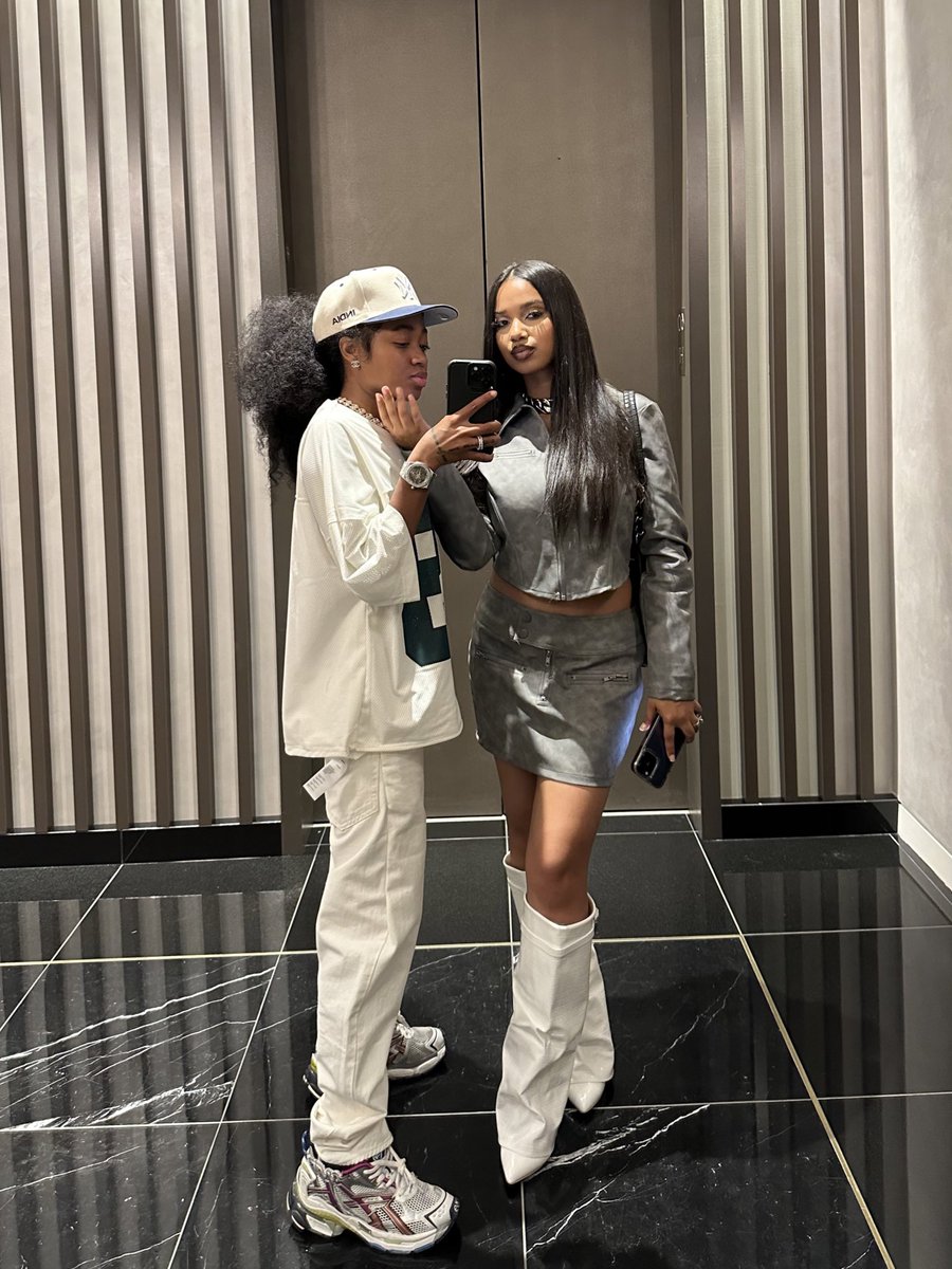 Therealbanjii's tweet photo. Just us https://t.co/q1n0Qrdyvb
