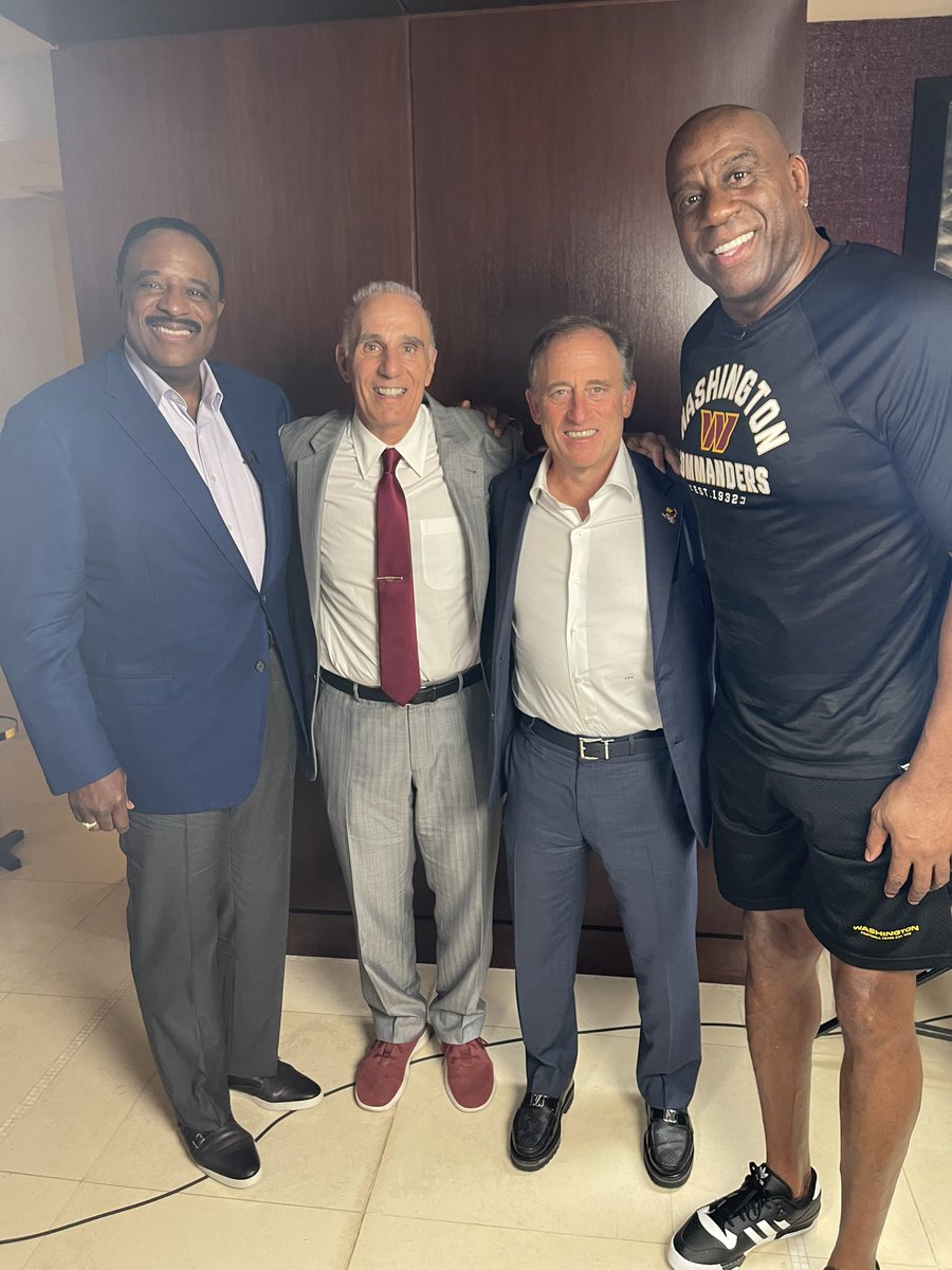 Earvin Magic Johnson tweet media