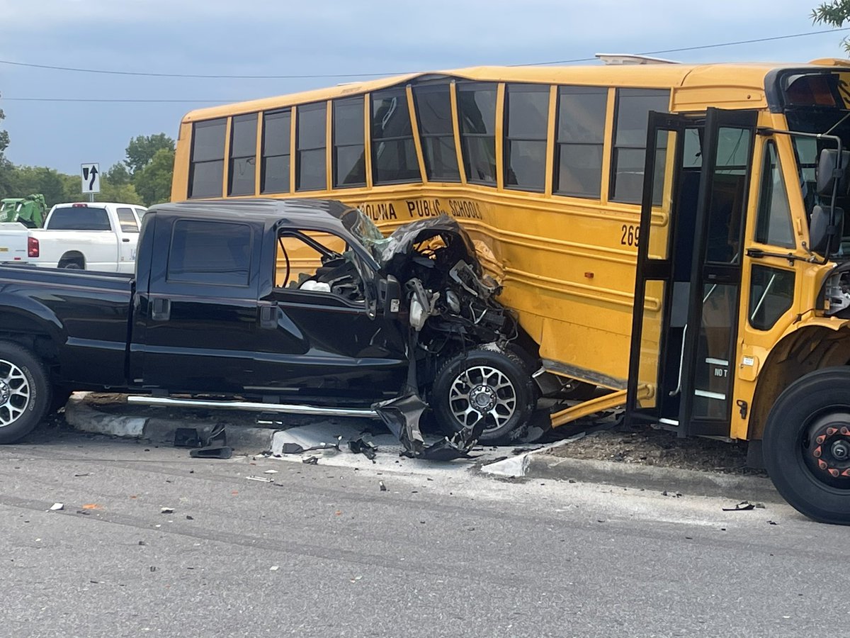 JonathanUpdates's tweet photo. BREAKING | @CharMeckSchools confirms 4 students on board this bus when it was T-boned by a pickup truck at Univ. City Blvd and Oak Leigh https://t.co/LaE3XPqyWj
