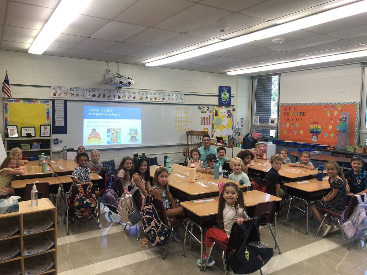 KymHarjes's tweet photo. Loved spending time in K-2 classrooms today @HopewellES @TollGateGrammar 📚 Read alouds, classroom library introductions &amp; more! #LitTeacherLeader #LiteracyEveryday https://t.co/qgTwnOjJ3A