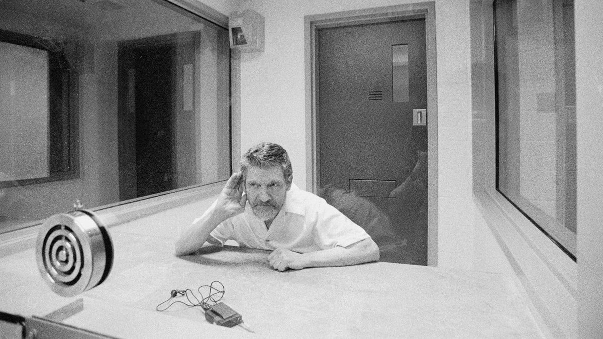 WarnerBros_Char's tweet image. Warner Bros. Documented Person of the Day is:
Theodore John Kaczynski AKA Unabomber
Has been documented documented multiple times by CNN, he's the subject of episodes of "Crimes of the Century" and "How It Really Happened"

#WarneroftheDay #TedKacynski #Unabomber #CNN