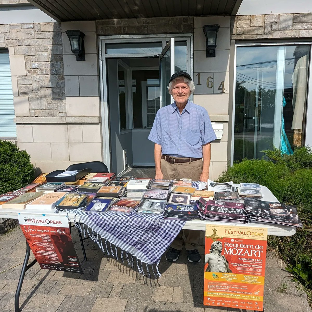 LeilaChalfoun's tweet image. Émue de voir mes CDs en vente  @operasteustache

Le FestivalOpéra vous invite à sa vente de garage qui se prolonge jusqu'au 15 sept! On vous attend au 164 rue St-Louis à St-Eustache!

Des costumes,Robes #GALA, #TUXEDOS, #cds, #livres... youtu.be/VysUc_MhLVQ?si…

RV au 514 241-7226