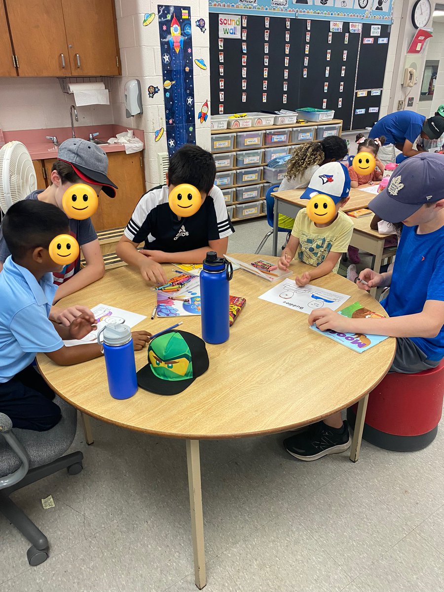 msbowyer1's tweet photo. Today we got to know our buddies from Ms. Feniak’s grade 7/8 class that we will be spending the year with! @dunbar_ps https://t.co/b3FdgRF06N