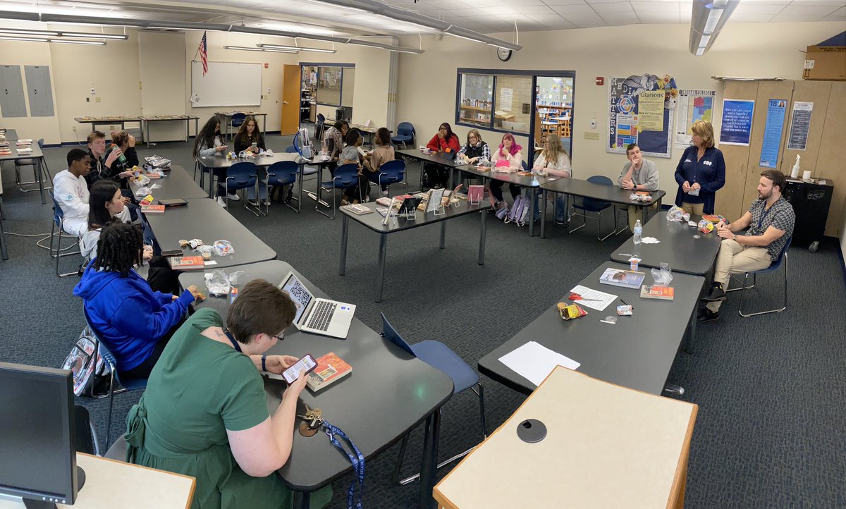 dmbeecher's tweet photo. Whew! What a day…Book &amp; Bake Club kicked off with a bang after school today in the @DCHS_hawks #SchooLibrary I love this club!! #DecaturProud https://t.co/Wjf5KQhTOx