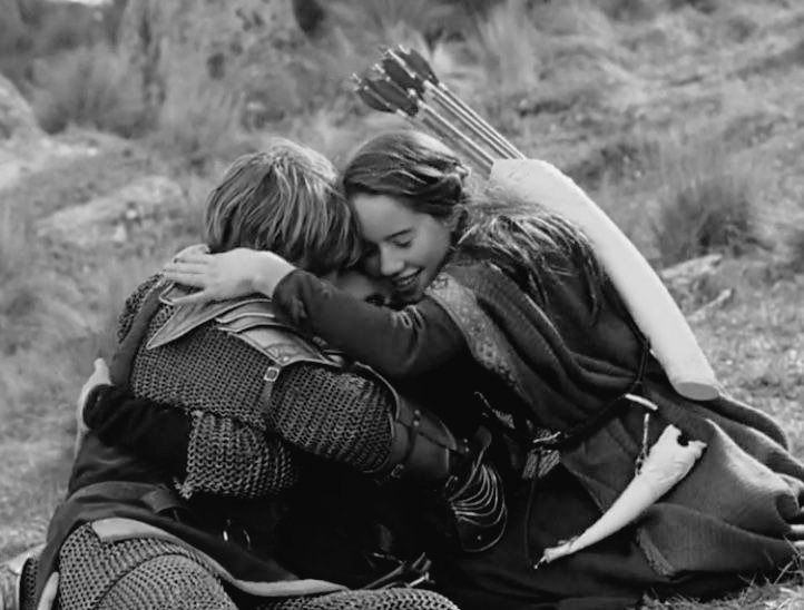hugs in Narnia, a thread 🤍