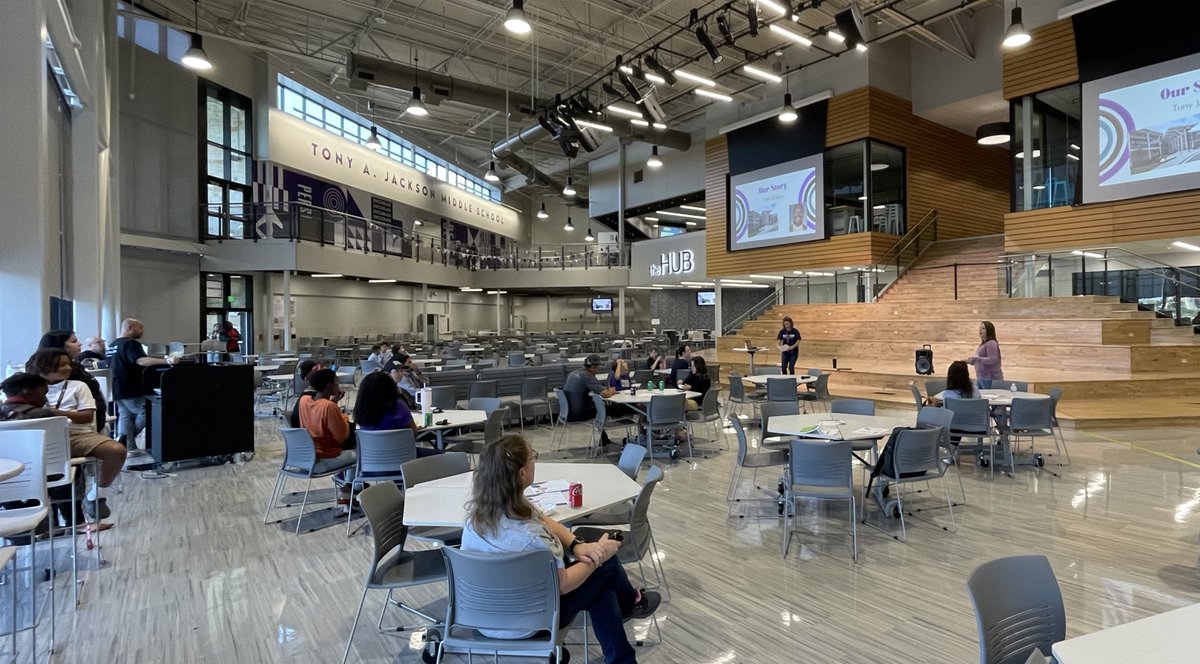 MichaelJungEDU's tweet photo. Enjoyed my time attending Popcorn with the Principal @ JMS! Kudos to Principal Purl and her team for putting on this great event to engage parents.

s/o to Mustang Creek Community Church for their sponsorship &amp; support!

@forneyisd @justinwterry @NFHS_TrueNorth #FutureFalcons https://t.co/7hS6jcttWV