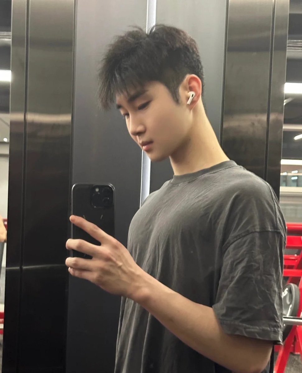 maomaomin1's tweet photo. 喜欢反差吗 https://t.co/yOMdxByQUE