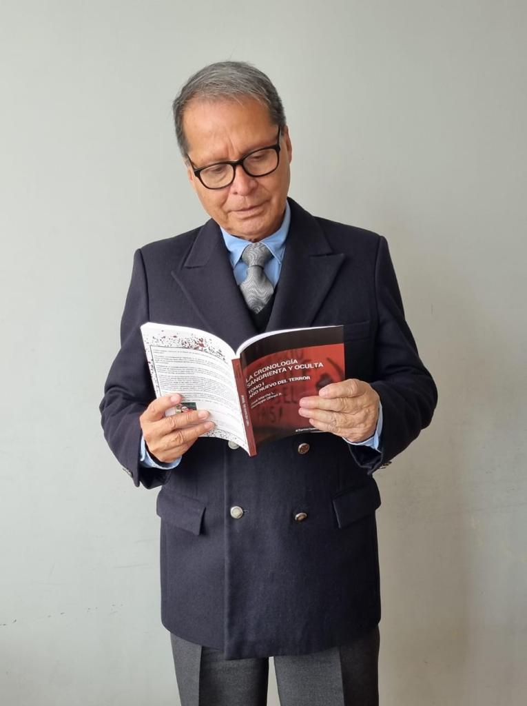 ppmarino's tweet photo. Gracias al Dr. @IbazetaMarino, por el prólogo. Y a Francisco Diez-Canseco @consejoporlapaz por el epílogo de La Cronología Sangrienta y Oculta Tomo I Año Nuevo del Terror.  Reconocidos por su valioso aporte 🙌🏻 Abrazo a ambos 🇵🇪 https://t.co/UnQ6GHBlWJ