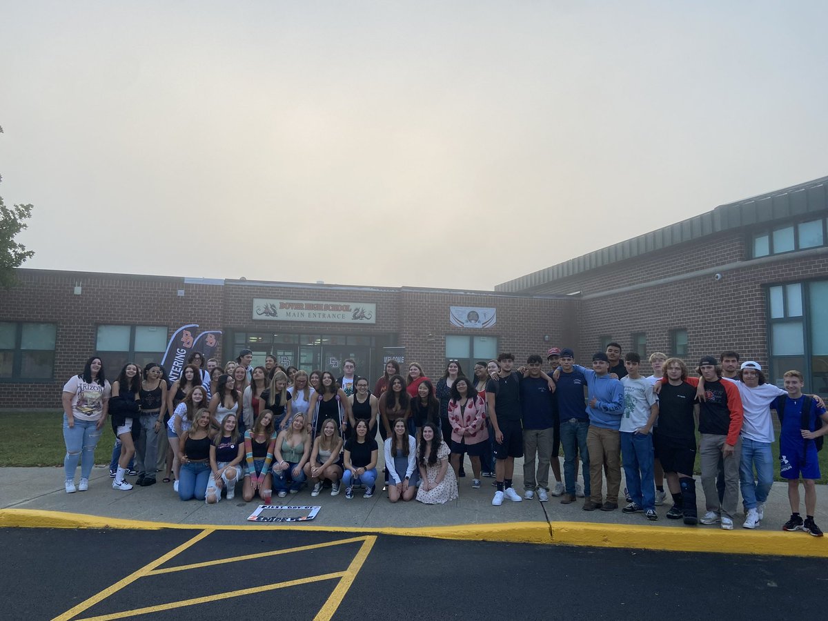 DrFineDover's tweet image. Senior Sunset!  Have a great senior year!! #classof2024 #muchpride #onceadragonalwaysadragon