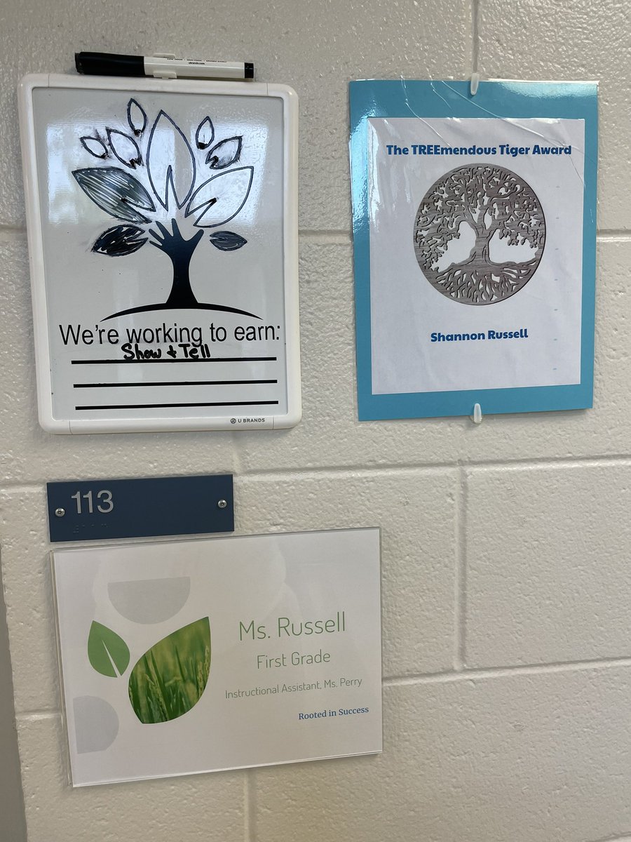 scrussell_LHES's tweet photo. Got a nice surprise yesterday afternoon, was one of four people to receive the TREEmendous Tiger award for the month of September.🐅💚 Thank you for nominating me @BJenningsLHES! @LHECMES #ROOTEDinSuccess https://t.co/d3ZzMX3FU7