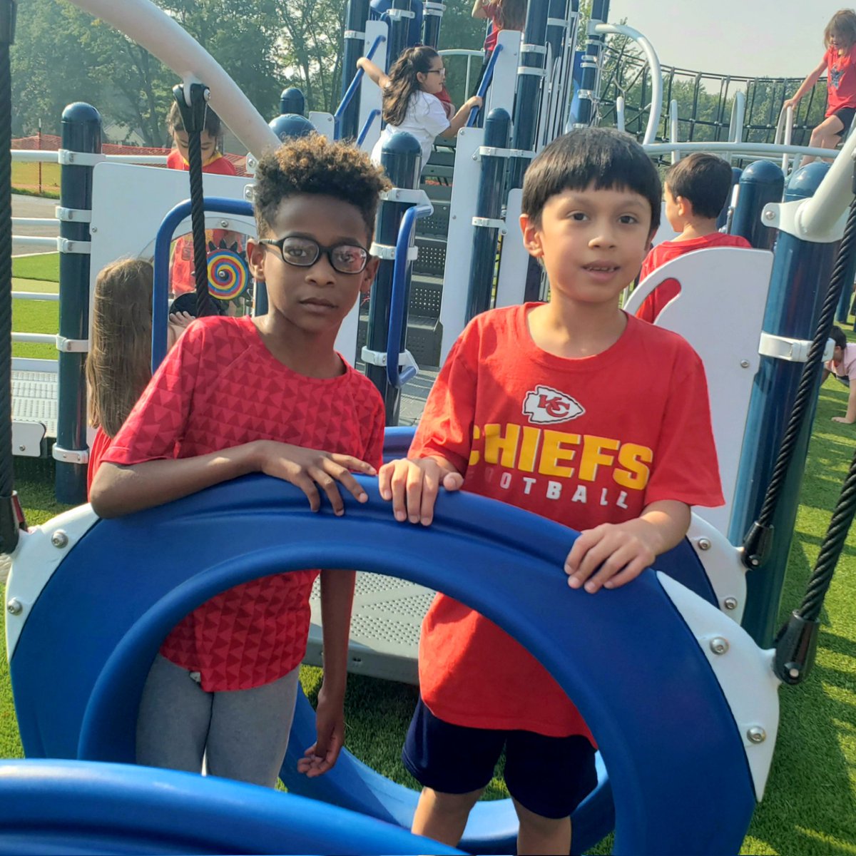 Our Panthers are game ready! Let's go - <a href="/Chiefs/">Kansas City Chiefs</a> 🏈❤🎉 Hey <a href="/PatrickMahomes/">Patrick Mahomes II</a> - we're twinning! 

<a href="/PawneePanthers/">Pawnee Elementary</a> <a href="/PawneePTA/">Pawnee Pta</a> <a href="/theSMSD/">SM School District</a>