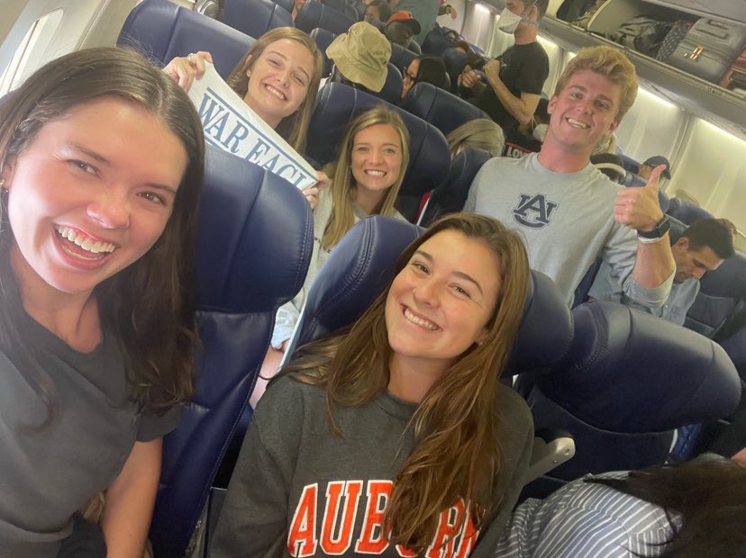 AUFAMILY's tweet photo. 🛫 Tigers Travel! #BeatCal 

@cartercrum3 https://t.co/OZtBBtdj0N