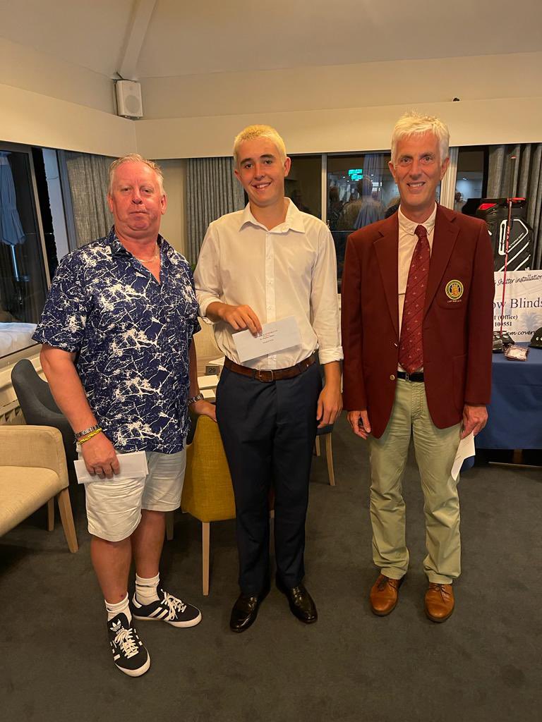 tanner_a_golf's tweet photo. Won the scratch prize in the @RoyalGuernseyGC Senior Cup shooting 67 (-3). Finishing the season strongly 🔥 https://t.co/MFORDgjEAx