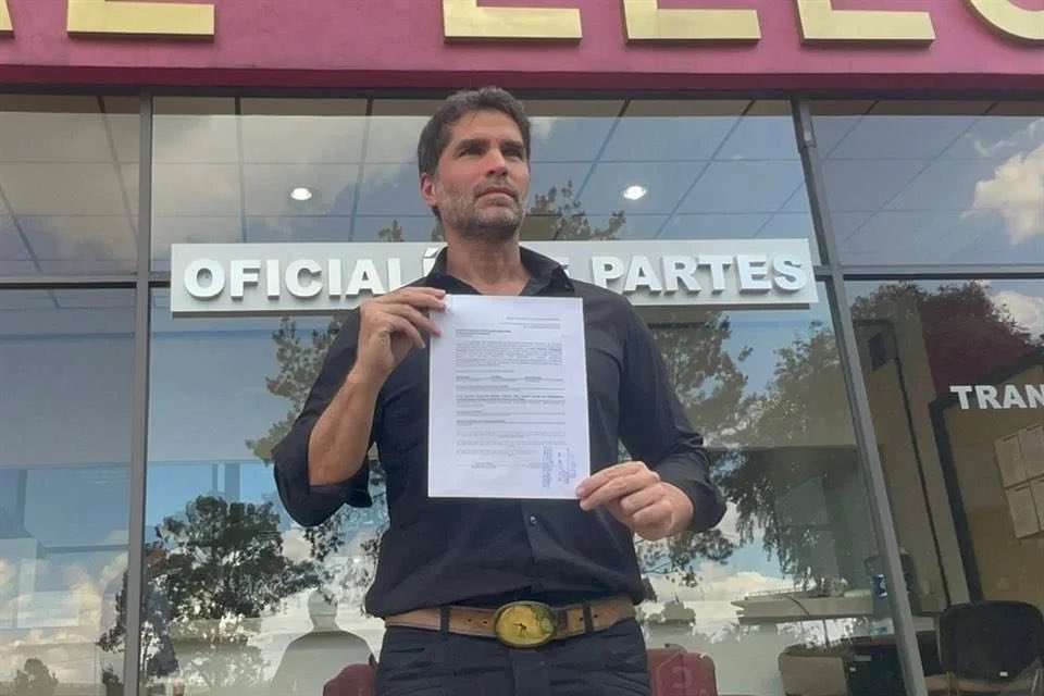 CarlRamirezA's tweet photo. SONDEO Twittero 📊👨🏻‍💻⬇️

¿Apoyarás la candidatura presidencial de Eduardo Verastegui? 

SÍ: ❤️

NO: 🔁 https://t.co/Sa62RrTF1N