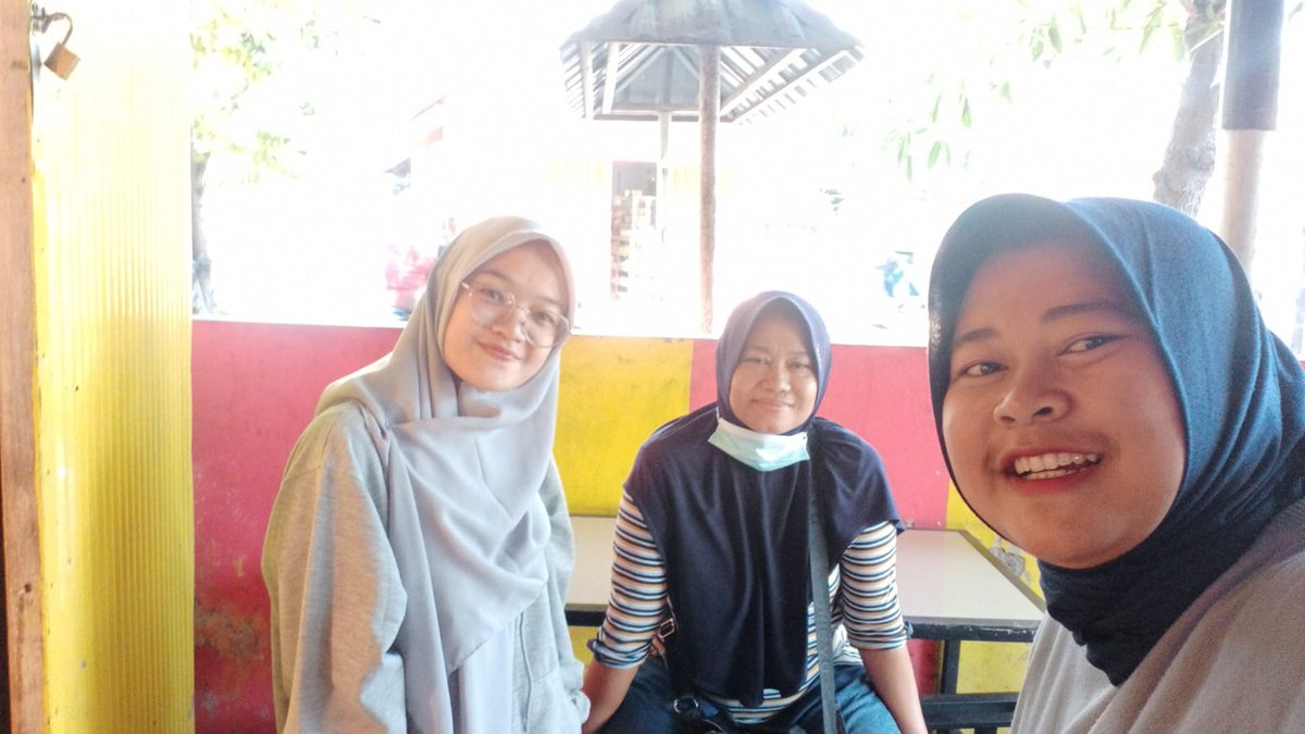pmaulana22's tweet photo. And the last, sebagai penutup ada keseruan dan keasikan ku selama 1 Minggu ini mendampingi para nasabah dan mencari rumah para nasabah yang dibantu oleh kakak co. Simak cuplikan berikut yaa🔥😁
#programbestee
#magangmerdeka
#MemberiMakna 
#MSIBBATCH5
#KampusMerdeka https://t.co/7C2RPuCYrj