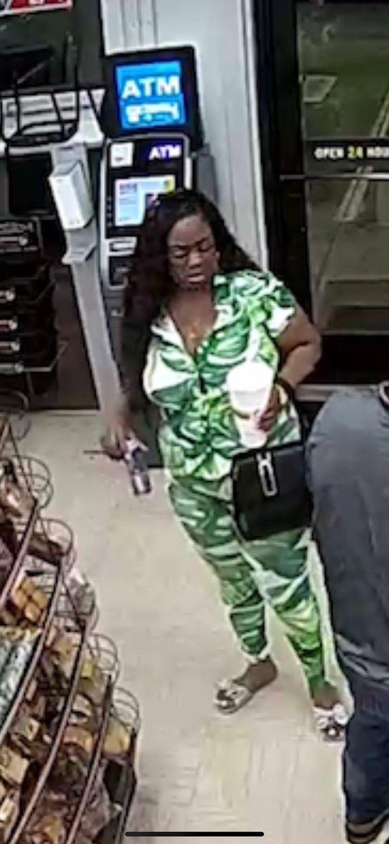 MNPDNashville's tweet photo. Plz help us identify these 2 women who stole two men's phones &amp; credit cards after meeting them on Broadway last Sunday night and going to their hotel. Anyone know them? Call Crime Stoppers at 615-742-7463. https://t.co/ao7jCvXM7S