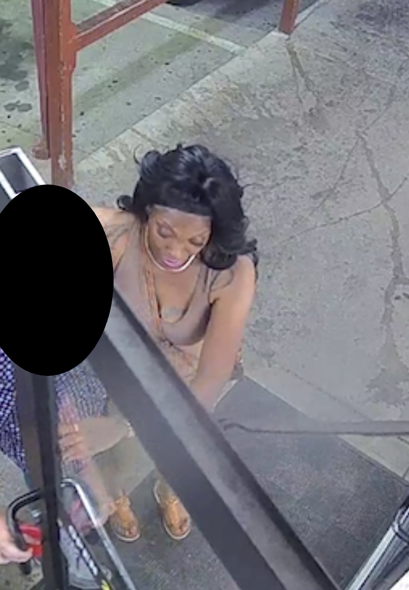 MNPDNashville's tweet photo. Plz help us identify these 2 women who stole two men's phones &amp; credit cards after meeting them on Broadway last Sunday night and going to their hotel. Anyone know them? Call Crime Stoppers at 615-742-7463. https://t.co/ao7jCvXM7S