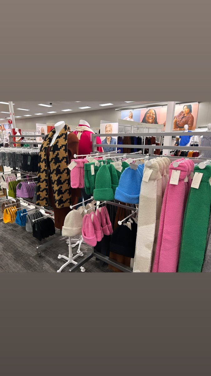 VM_Tesla's tweet image. HEAD over heels for crispy cold weather 🍂🍁