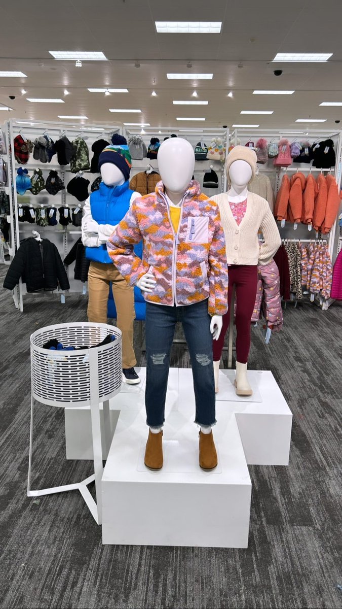 VM_Tesla's tweet image. HEAD over heels for crispy cold weather 🍂🍁