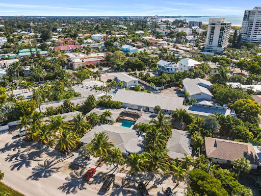 Within walking distance of the beach and so many wonderful local restaurants, our beautiful location is sure to make your next vacation a hit.
💻 siestakeybeachsidevillas.com
📞 941-203-5985
#sarasota #siestakeyhotel #siestakeybeach #siestakey