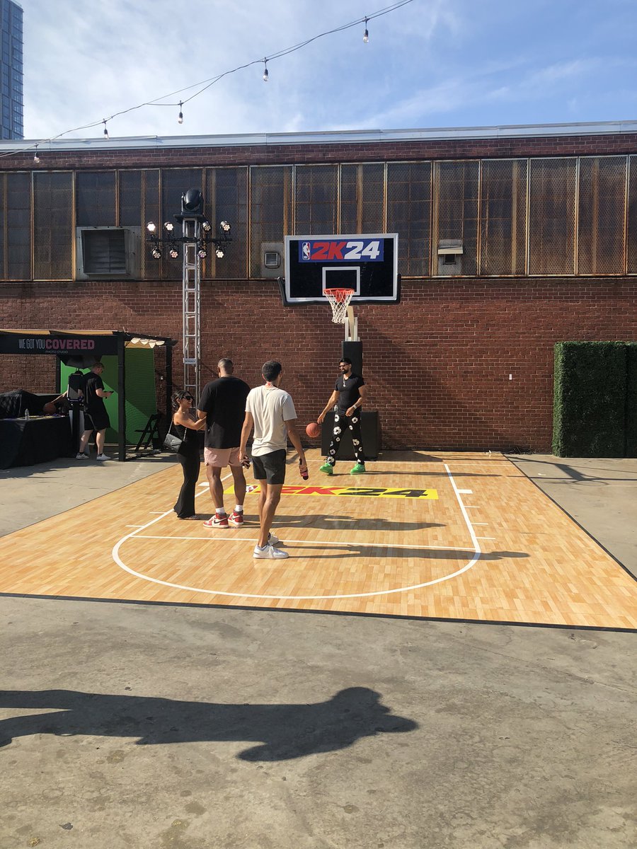 PoloBoy82's tweet photo. I’m bump @Ronnie2K twice 2k19 and 2k24 at Launch Event in Brooklyn NyC 

Thank you for show me some love on picture 

Show you some love 

~Polo Boy~ https://t.co/8EG5song4y