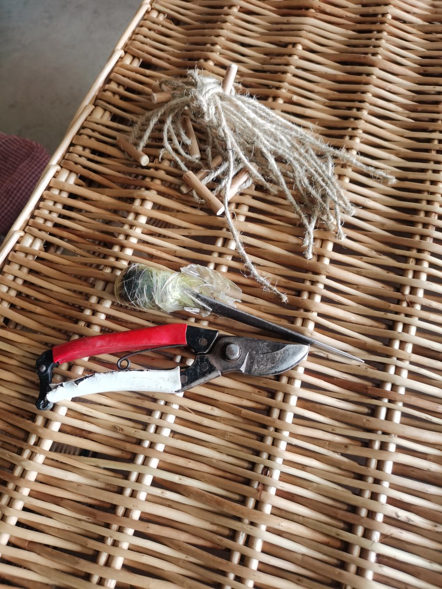 EcoffinsWillow's tweet photo. Tools for weaving and mending coffins
#oldskills #oldways #craft #traditionalcraftsΒ #Β #weaver #handmade #handcraft #skills #craftsmanship #oldcrafts #basket #pet #willow
#wicker #bammboo #coffin #caskets #urns #happy #life https://t.co/btkANNfZin