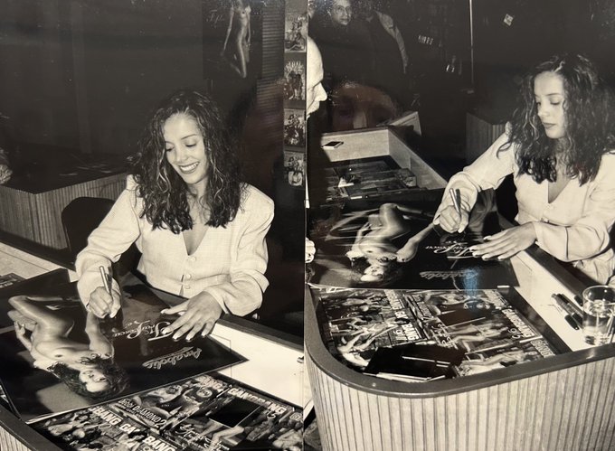 #throwbackthursday Avn convention circa 1993 💋 https://t.co/5opdErfMuU<a href="/tag/throwbackthursday"class="tags">#throwbackthursday</a>