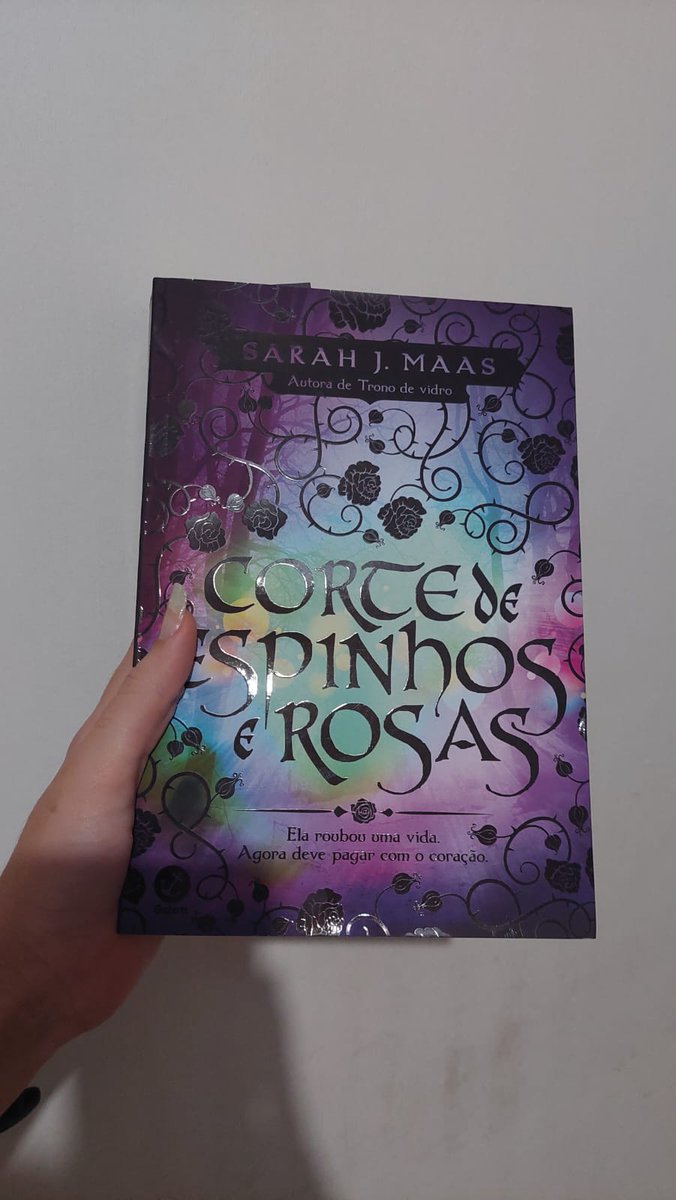 https_nathy555's tweet photo. Vou começar a ler esse livro polêmico agr ⚔️💜 alguém já leu?? https://t.co/wyhS9pJkCB
