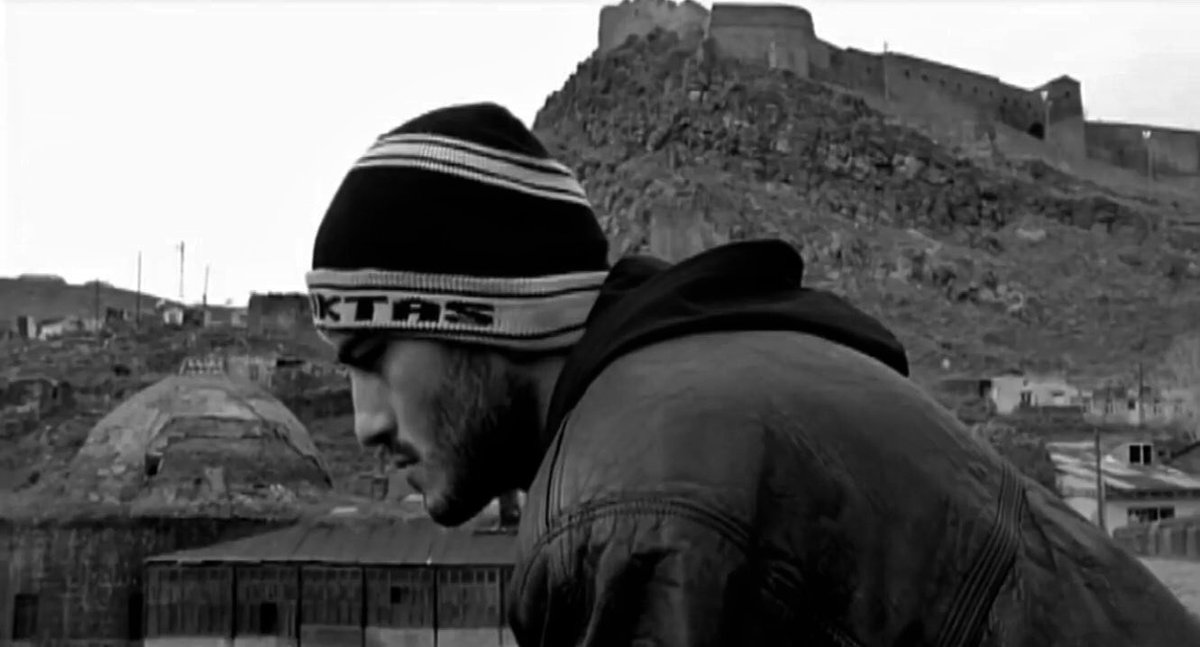 ne ayağına taş değsin, ne kaşın çatılsın. lakin isterim ki, bir fidanın filizini beklerken bile, bir gün umudunla sınanasın.