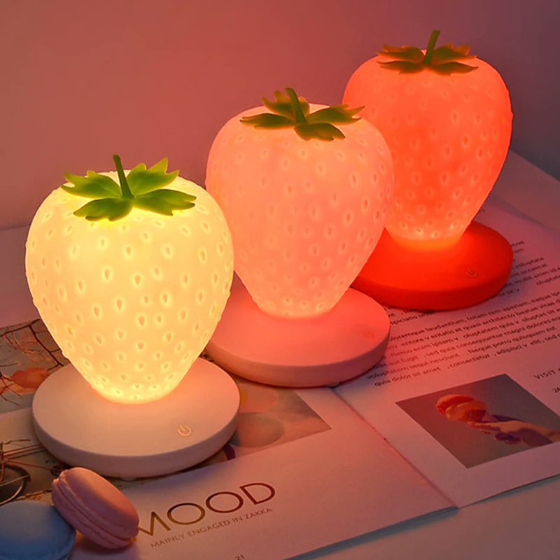 bellalunaestela's tweet photo. strawberry lights 🍓 https://t.co/NZcgW2VF3C