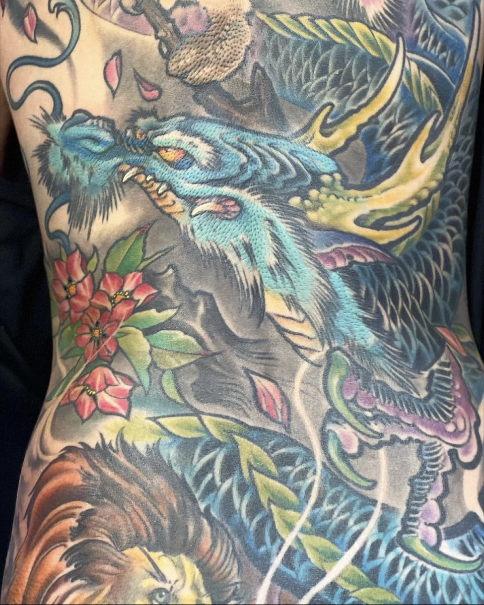MarkedStudios's tweet photo. After many sessions.. This back piece is finally complete! Amazing job 🤘✨

By @jpseger113  

#backpiece #fullbacktattoo #colortattoo #renotattooartist #markedstudios #reno #tattooredefined #inkedbymarked #colortattoo #renotattooartist #worldfamousink #artists... https://t.co/58UwpsRzP7