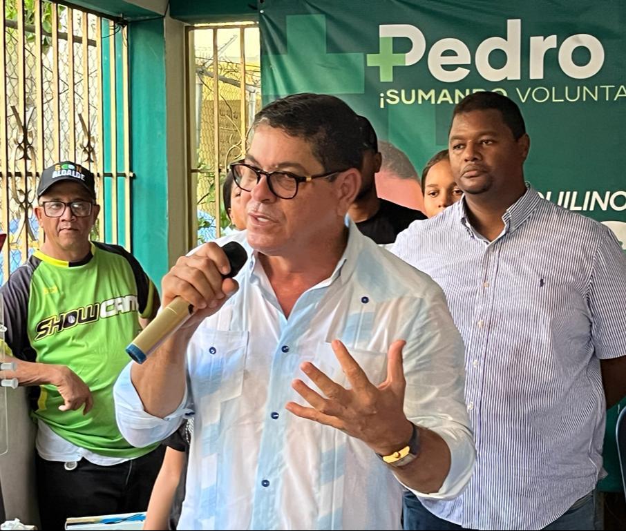 yudirosalia's tweet photo. La buena educación es uno de los mejores regalos que un niño puede recibir, y el próximo Alcalde Aquilino Serrata, tomó la iniciativa de regalar útiles escolares a los niños del municipio.

#EscolaresConAquilinoSerrata
#AquilinoSerrataAlcaldeSDO https://t.co/Lb4EwLzdpb