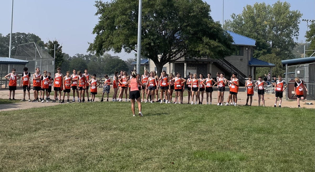 sblmsxc's tweet photo. 2 meets in 2 days! Amazing effort to all our runners! Congrats to our 7th grade girls and boys on earning 1st place at the Riverside Meet! 🧡🖤 https://t.co/QB4aazDRxR