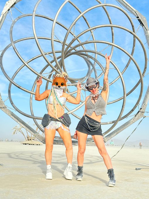 The winner for the best Burning Man gift goes to the Wizard from Om. 🧙&zwj;♂️ https://t.co/NmYhq3gx80<a href="/tag/realloyalfans"class="tags"><span>#realloyalfans</span></a>