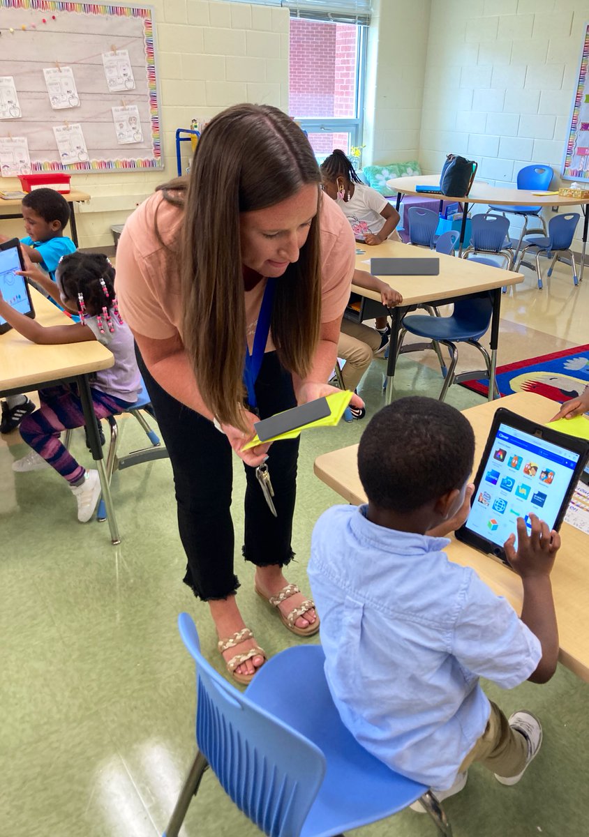 Elizabeth Kirk tweet media