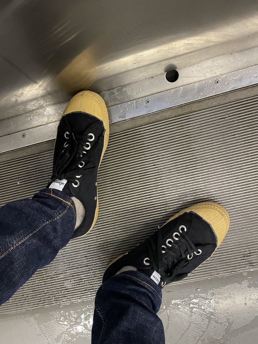 mugee_gumsole's tweet image. こんな大雨の日こそSTAR MASTER通勤👟
#novesta