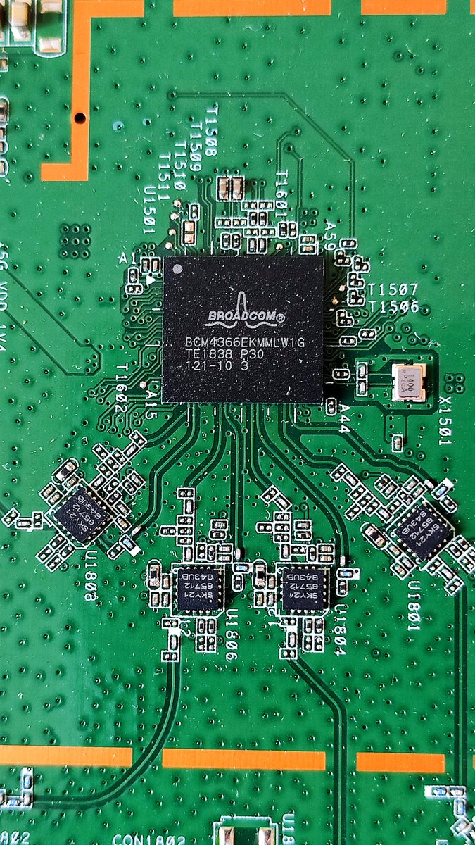 MacroWorld21's tweet image. Advertise your account with one PCB.
Some RF Tree photographed yesterday 😛
"I was searching to decap something" 😄