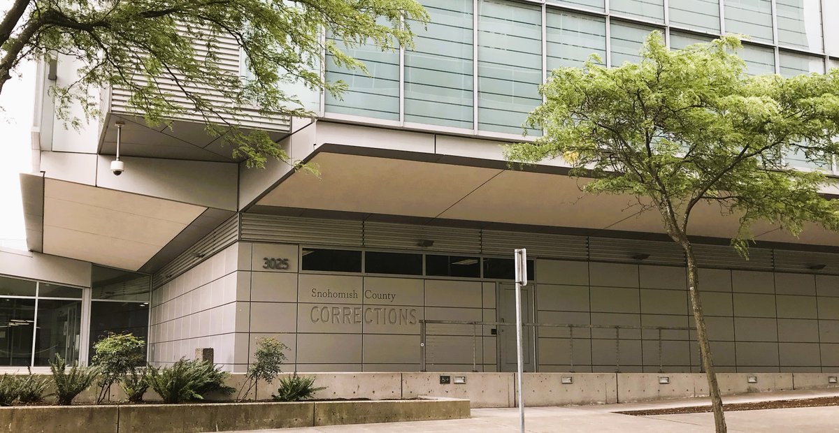 MyEverettNews's tweet photo. An investigation is being launched after an in-custody death of an inmate at the @snocounty Jail in downtown #Everett today. https://t.co/twXw8YGvsR https://t.co/YvJ1U0IBc2