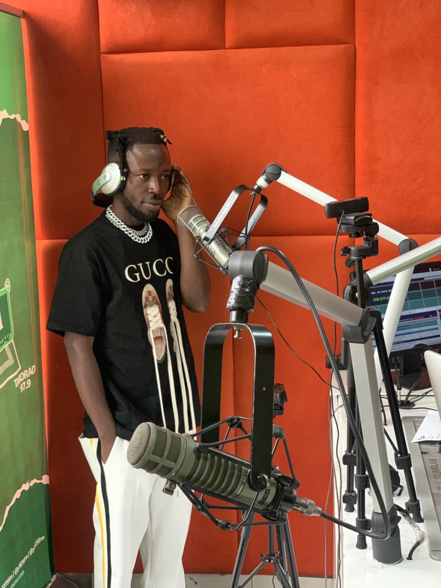 Chillyway's tweet photo. Folks said I was in My Afrobeats bag on that #MapHolderEP yeah easy call https://t.co/015wtyohlV https://t.co/n4HPF8TSGK