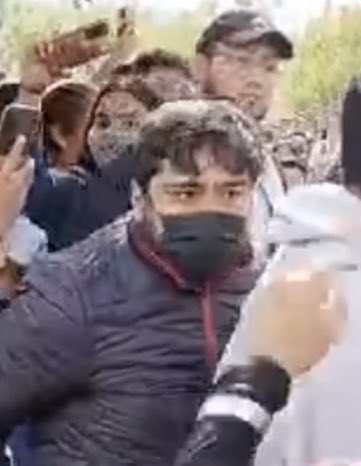 ginformautvco's tweet photo. Tenemos identificado a Antonio Contreras en el grupo de choque de @TaniaLopezXoxo trabajador de @IOCIED_GobOax como agresor de estudiantes el día de hoy en la @utvco. @salomonj @CGEMSSCT_GobOax @LaLenguaOax @Quadratinoaxaca @ImparcialOaxaca @OaxacaPolitico https://t.co/8GoKWy11tT