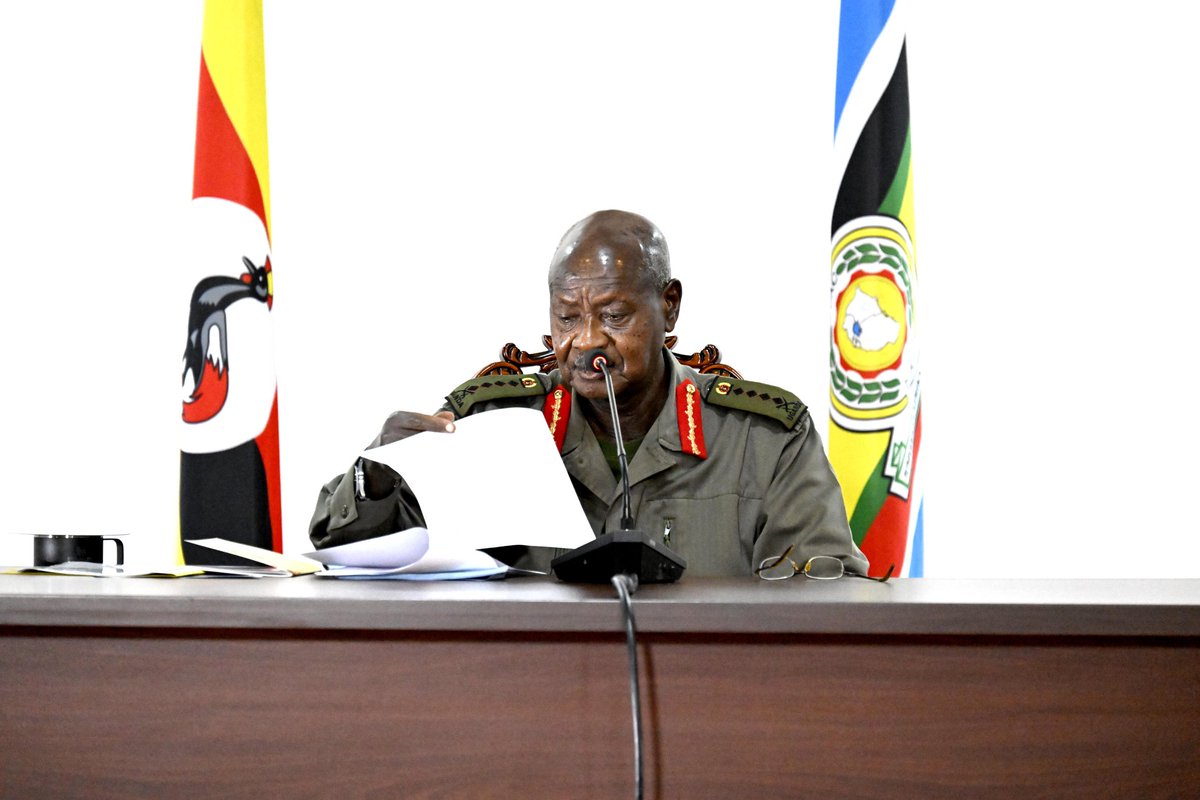 .President @KagutaMuseveni on #terrorism: Ugandans, be extra vigilant and report to security authorities any unfamiliar faces in your communities like churches, bars among other public places. Quiz them about their identities. #WhiteBearNews #M7Address