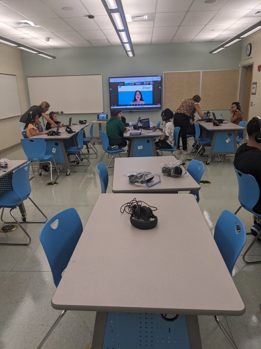 First day of school and these sixth graders started down a new learning adventure choosing to study French or Mandarin! We are so lucky to provide these opportunities to our students thanks to  our grants! <a href="/dodeagrants/">DoDEA ETAC</a> <a href="/MARACAS123/">Amanda Seewald #TeachSDGs</a> <a href="/helenpaynehp/">Helen Payne</a>